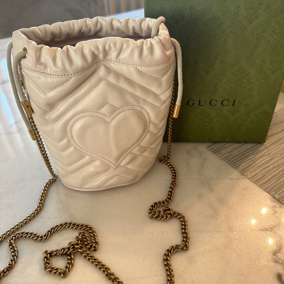 White leather crossbody Gucci Bucket Bag - Picture 6 of 7
